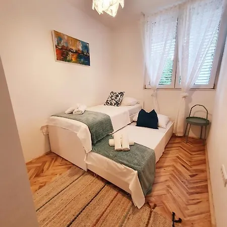 Appartement Mikulic 2 *